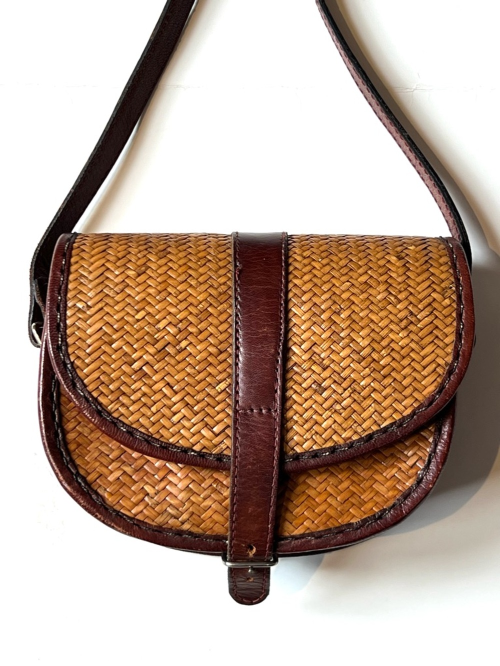 Vintage Tan Woven Crossbody with Brown Leather Trim - Picture 1 of 14